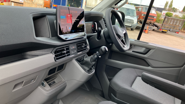 Volkswagen Crafter Cr35 Lwb Diesel Fwd 2.0 TDI 140PS Commerce Plus High Roof Van